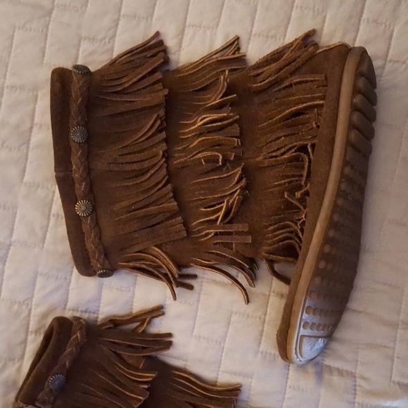 Minnetonka Boots 👢 - Picture 4 of 7